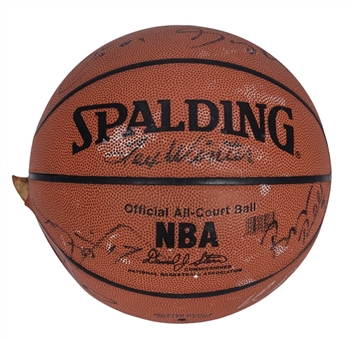 2003-04 Los Angeles Lakers Team Signed Spalding Basketball (Beckett)